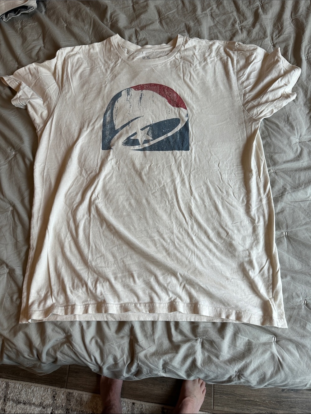 Off White Graphic Taco Bell Logo Tee size XL